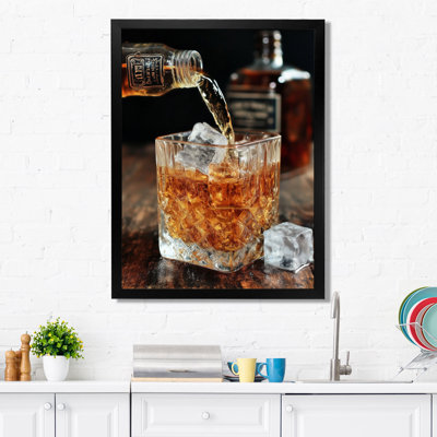 «Glass Of Whiskey», impression sur toile jaune