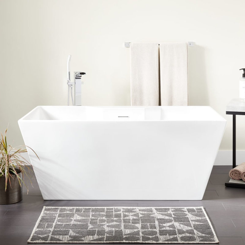 67" x 32" Freestanding Soaking Acrylic Bathtub