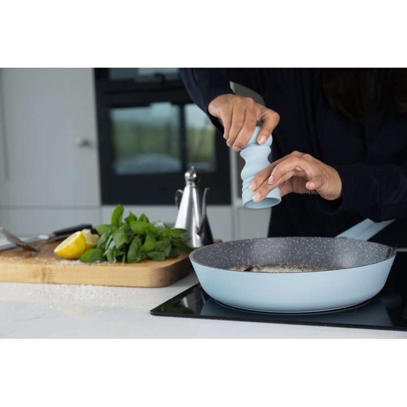 MasterClass Cast Aluminium Frying Pan Set, 26cm and 28cm 2pc Non-Stick Frying Pans with Soft Touch Handles, Blue