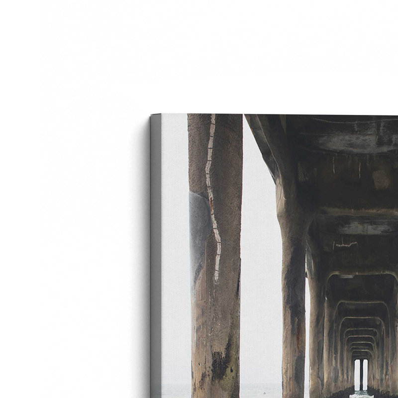 «Manhattan Pier» par Bree Madden, reproduction d'art, H 16 po x l 12 po, Toile tendue, Ne s’applique pas
