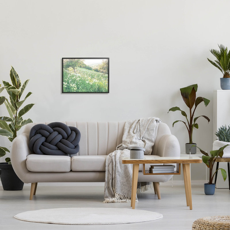 «Spring Meadow Grassland Field», estampe numérique par Leah Straatsma, H 16 po x l 20 po x P 1,5 po, Toile tendue