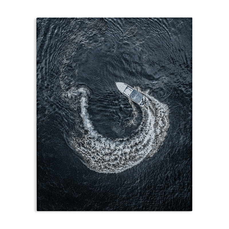 Art mural sur toile bateau encerclant par Daphne Polselli, H 30 po x l 24 po