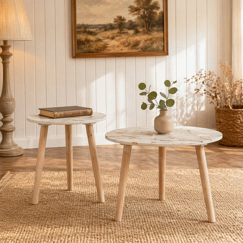 Élégantes tablettes flottantes murales en bois avec installation facile, parfaites pour exposer et organiser n'importe quelle pièce