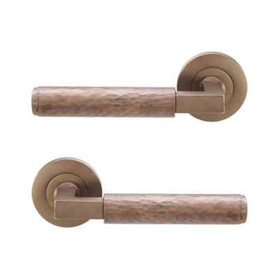 Hammered Knurlmond Lever on Rose