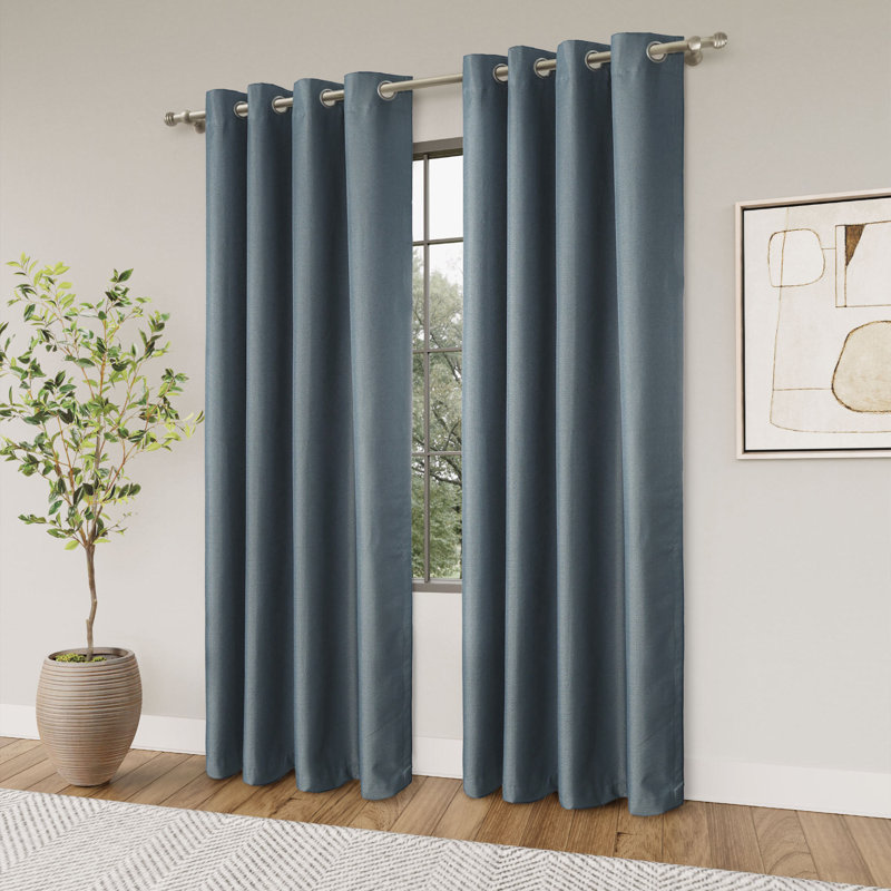 Paire de rideaux 100% occultant avec œillets Landolfo, L 52 po x L 84 po, Bleu rivière