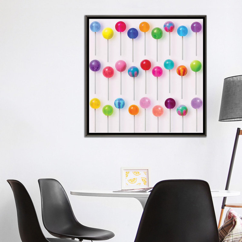 « Sucettes colorées » par Erin Summer-impression d’art graphique, Toile encadrée de bois rustique foncé, Pas de tapis
