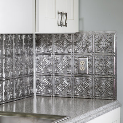 FASÄDE Traditional Style/Pattern 1 Decorative Vinyl 18in x 24in Backsplash Panel