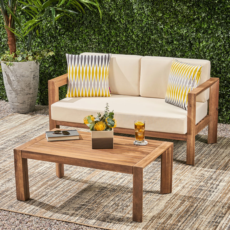 Table basse en bois et beige avec sièges, table à dossier ouvert, coussins et lattes classiques