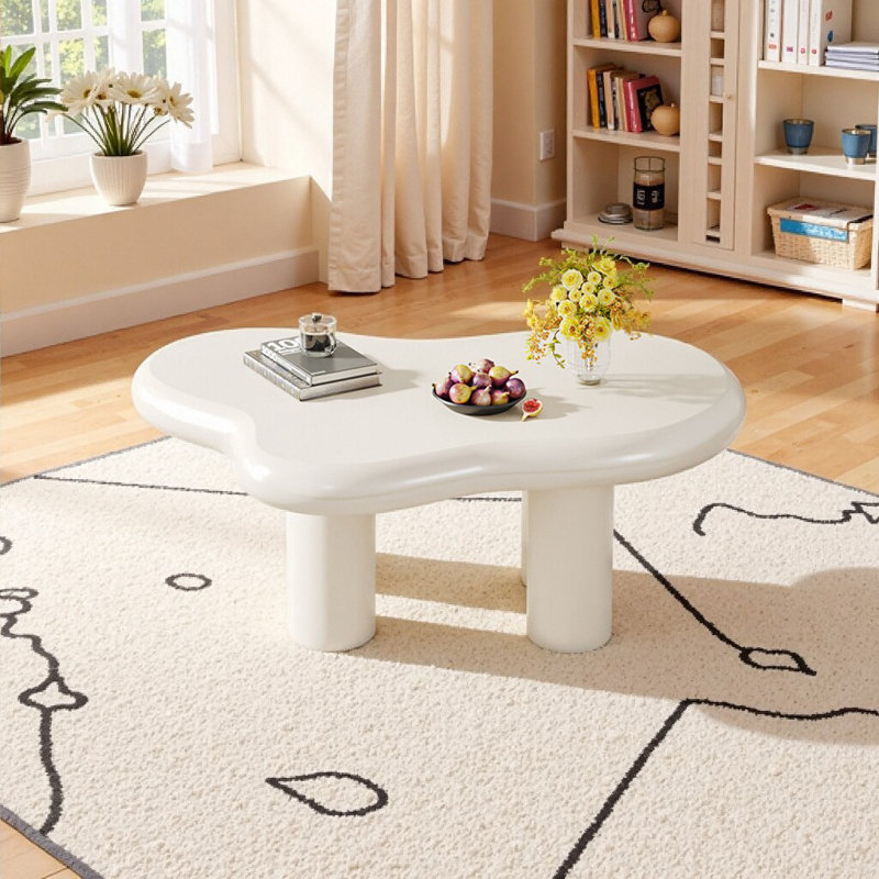 Table basse Cloud, table à thé minimaliste crème avec pieds en PVC 39,4 po, table centrale moderne en forme de nuage pour le salon