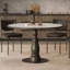 Ensemble de table à manger et de chaises de style rétro français-105971143