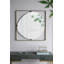 Miroir coquelicot contemporain à cadre doré pour la décoration intérieure, rehaussant l'espace et le style.