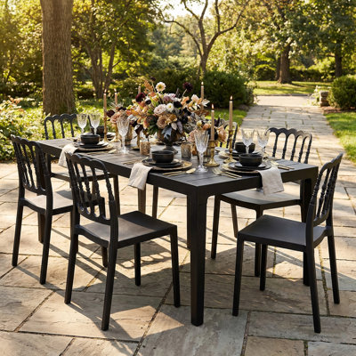 Chaise d'appoint empilable pour salle à manger d'extérieur, sans assemblage, style Napoléon, en plastique résistant aux intempéries, idéale pour terrasse, intérieur, mariage, balcon, bistro ou jardin.