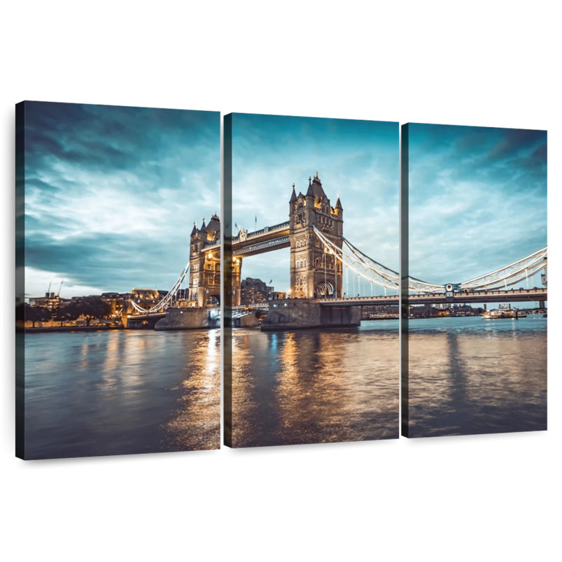 Sebbie London Bridge In Twilight, 24" H x 38" W