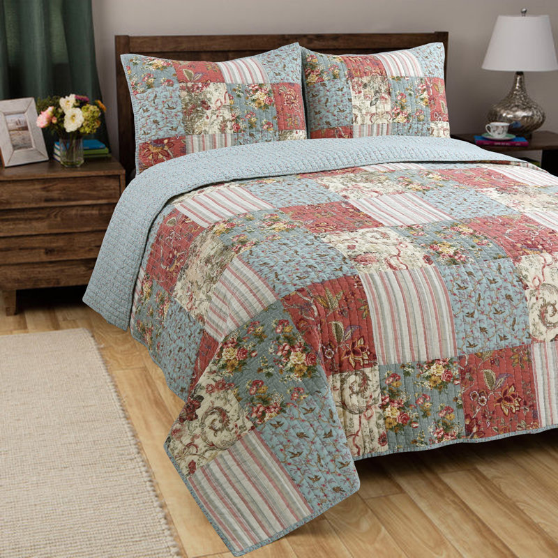 King Size Ivory Cotton Reversible Floral Patchwork Quilt Set