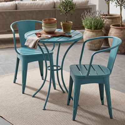 Ensemble bistro 3 pièces avec deux fauteuils et une table ronde à lattes