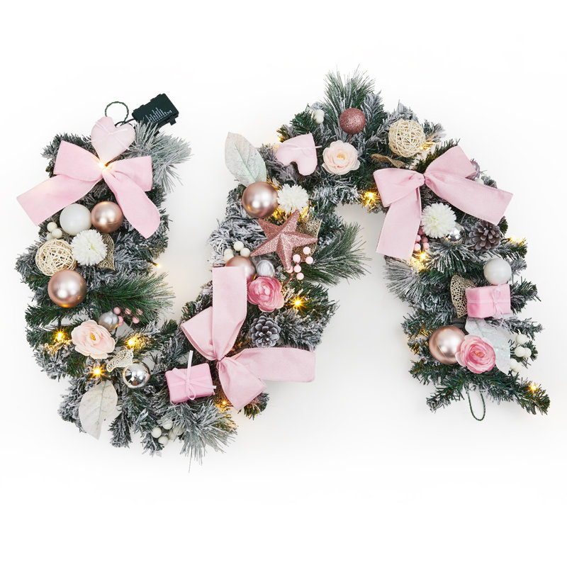 Guirlande de Noël illuminée 6 pi avec boucles roses, boules de Noël