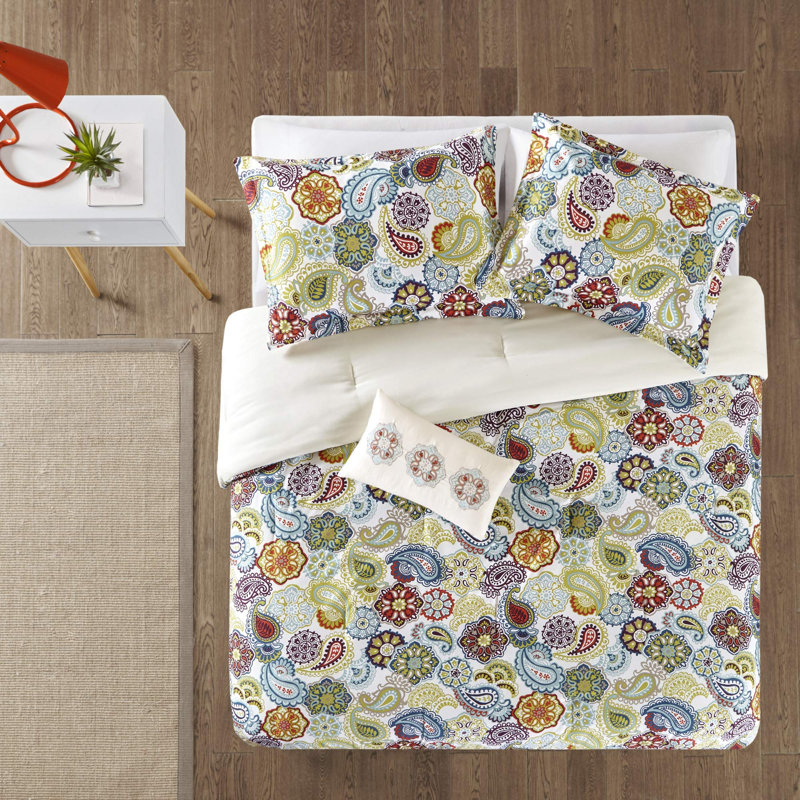 Tamil Comforter Set, Twin Comforter + 3 Additional Pieces