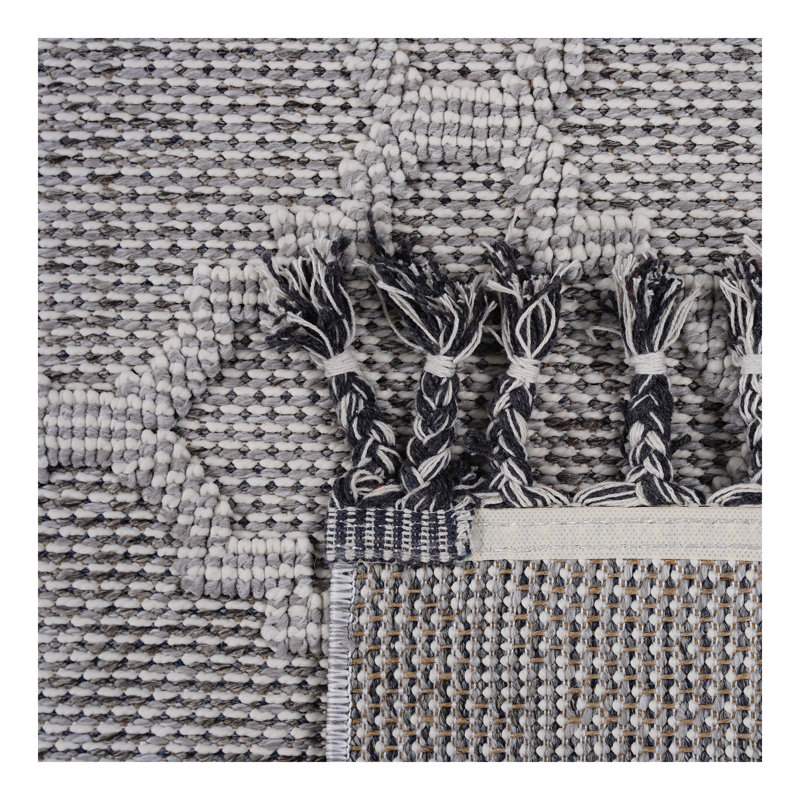 Collection White/Grey /Trellis Indoor/Outdoor Area Rug, Runner 2'2" x 8'