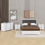 Ensemble de chambre à coucher 4 pièces avec grand lit tapissier avec lumières DEL, tables de chevet et commode-1026041163