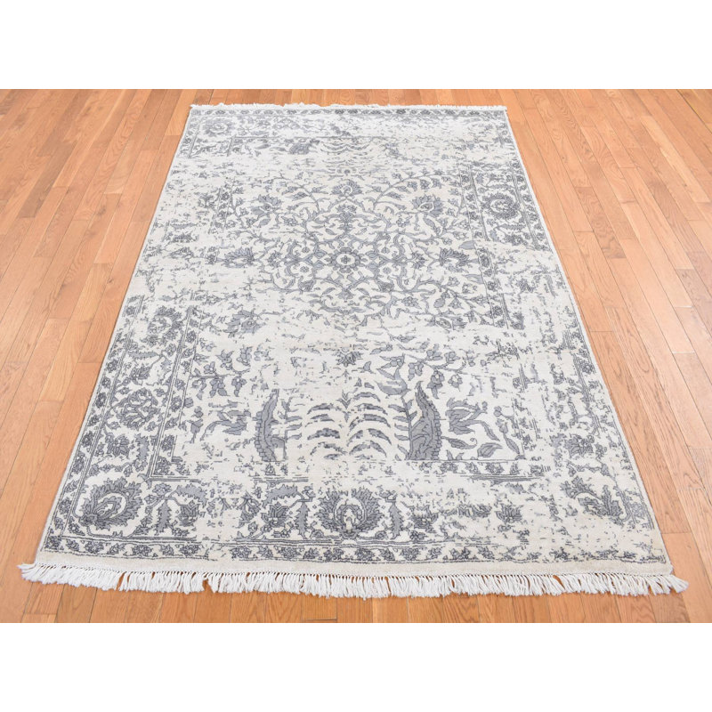 Tapis oriental rectangulaire en soie ivoire noué à la main 5 pi 2 po x 7 pi 0 po - MOA10287191