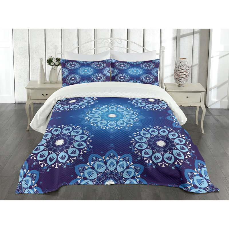 Queen Blue Polyester Bedspread Set with Snowflake Design