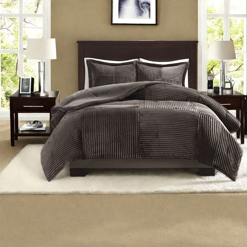 Plush King/cal King Bedding Sets, Hypoallergenic Polyester Comforter For Modern Bedrooms