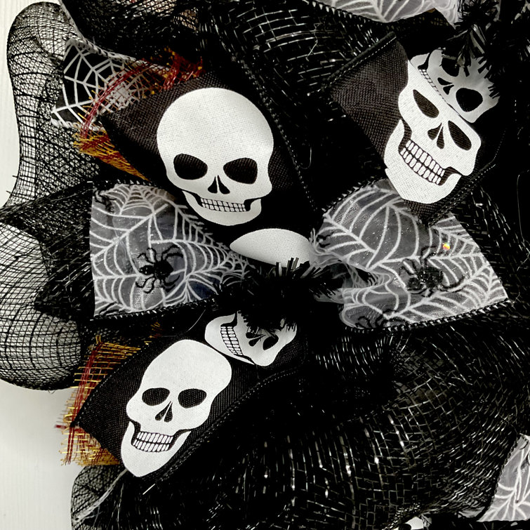 18” Skull Deco Mesh Halloween Wreath!