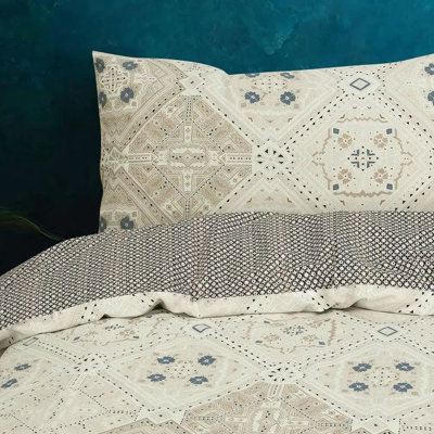 Newenton Cotton Blend Geometric Shapes Duvet Cover Set with Pillowcases Included