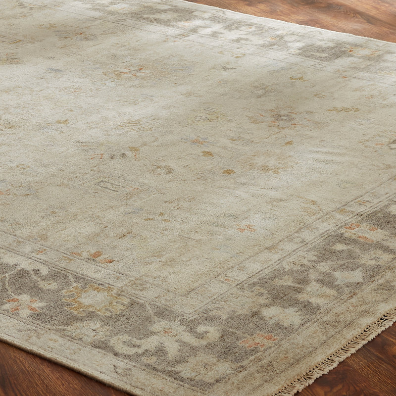 Premo Wool Oriental Area Rug in Ivory, Rectangle 6' x 9'