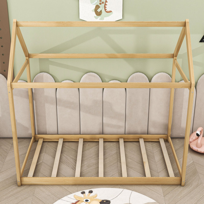 Lit simple en bois