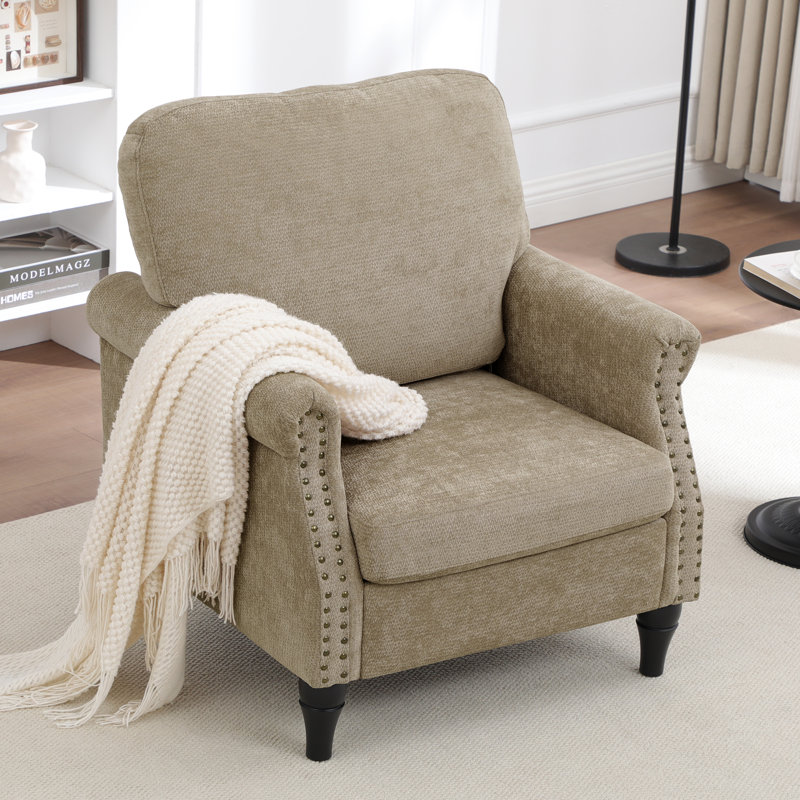 Fauteuil rembourré avec accents cloutés, Brown
