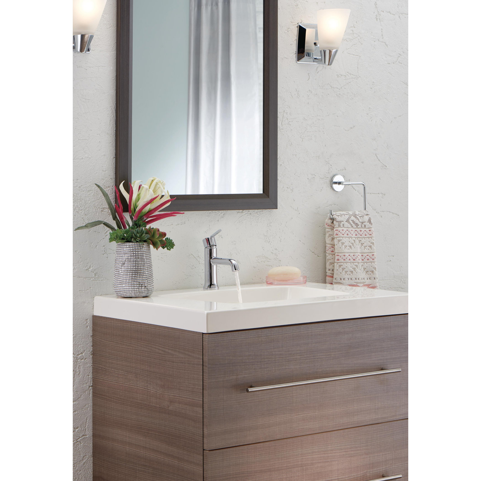 Trinsic Single-Handle Bathroom Faucet with Drain, Chrome