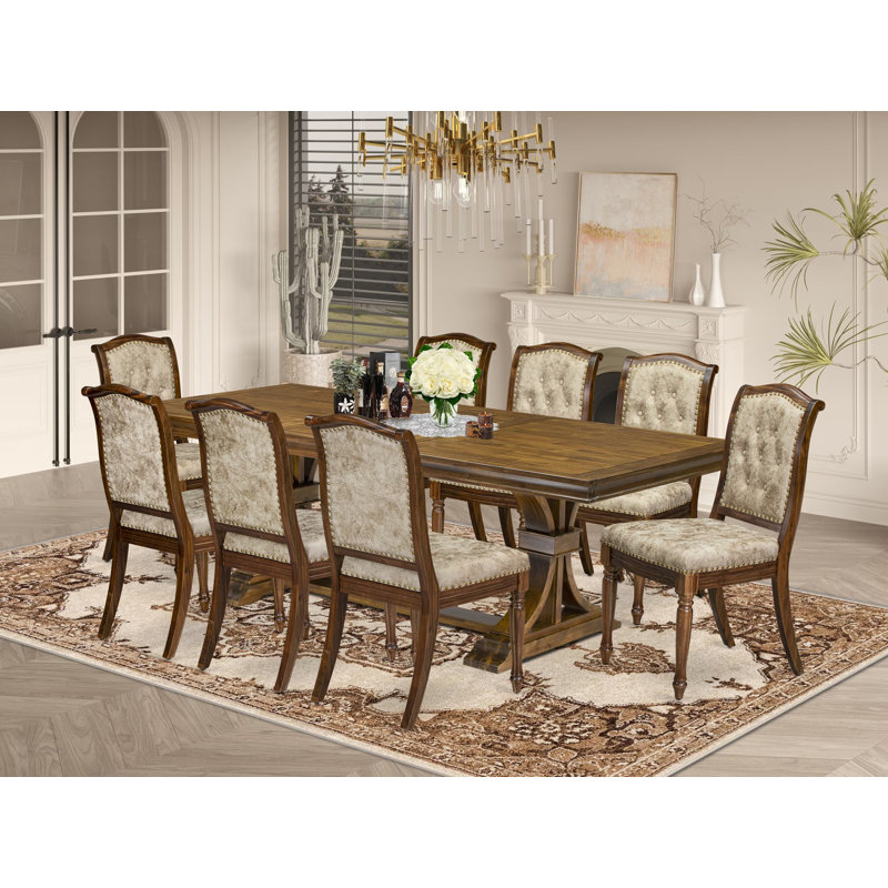 L'ensemble de table de cuisine 9 pièces comprend une table de salle à manger rectangulaire et 8 chaises en cuir de polyuréthane beige clair, finition noyer antique