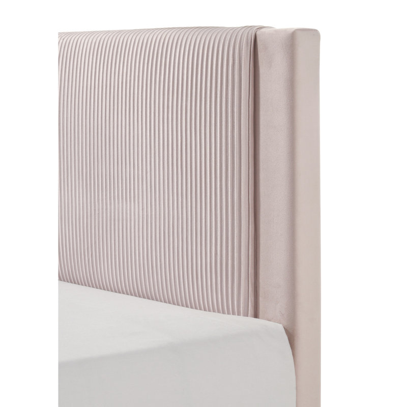 Grand lit en rose contemporain pour la chambre à coucher, tête de lit tapissier avec aspect texturé nervuré, structure à profil bas et pieds stables