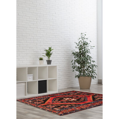 Andelz Black Rug 4'6" x 6'5"