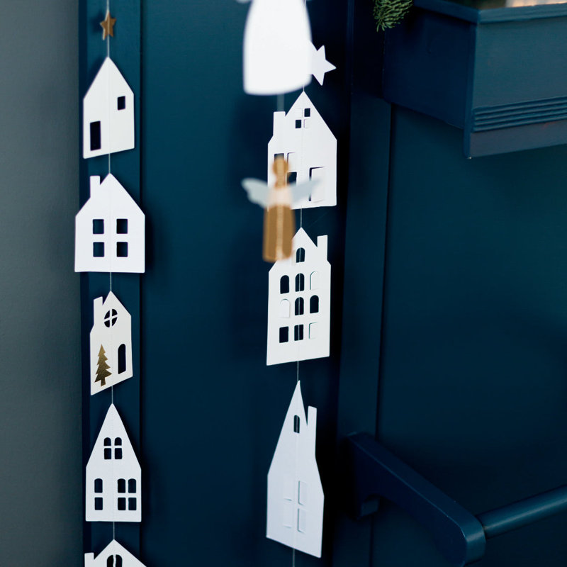 Décoration de maison de village en papier
