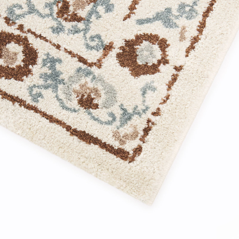 Tapis traditionnel à médaillon Niclas Rust, 5 pi 3 po x 7 pi