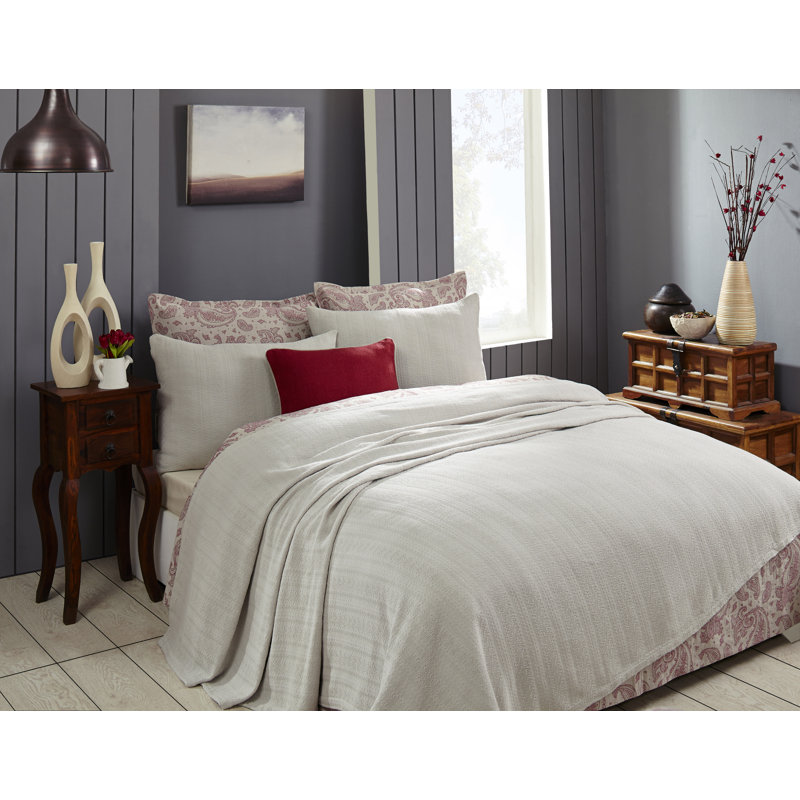 Maglia Cotton Woven Coverlet with Reversible Soft Design