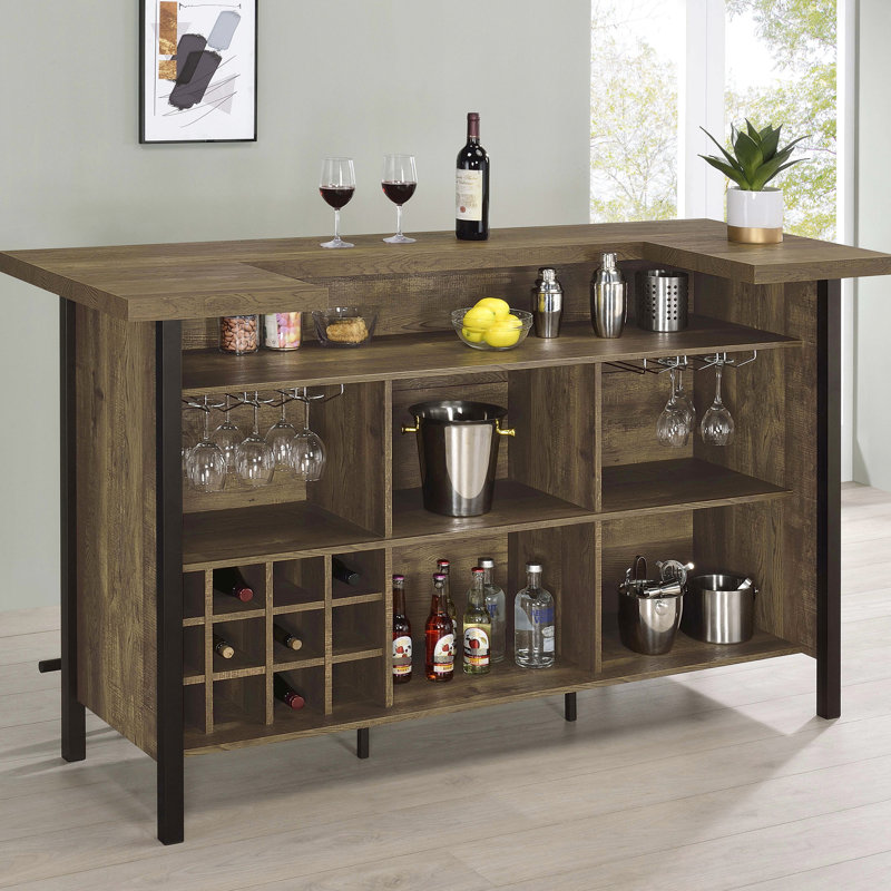 Bar rustique en chêne avec support en acier de gros calibre, tablettes multiples, verres à pied et porte-bouteilles pour le bar de la salle à manger, rangement