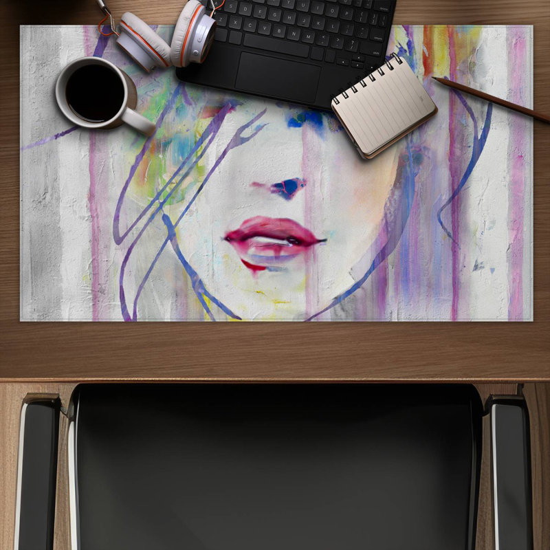 Abstract beauty - 14.00"x24.25" Desk mat
