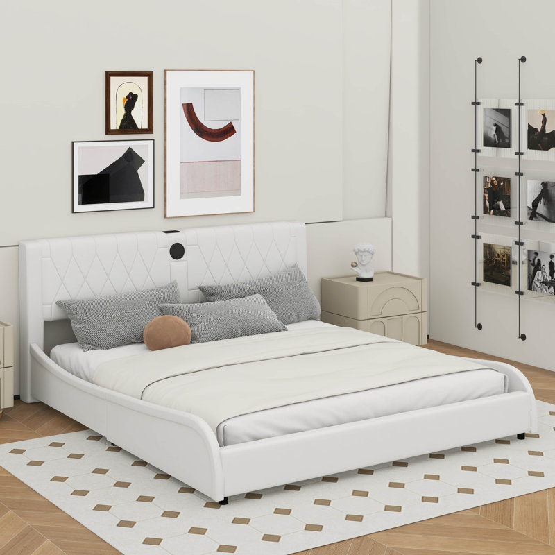 Lit plateforme tapissier luxueux en similicuir avec tête de lit épaisse, haut-parleurs Bluetooth et lumière DEL RVB, Blanc