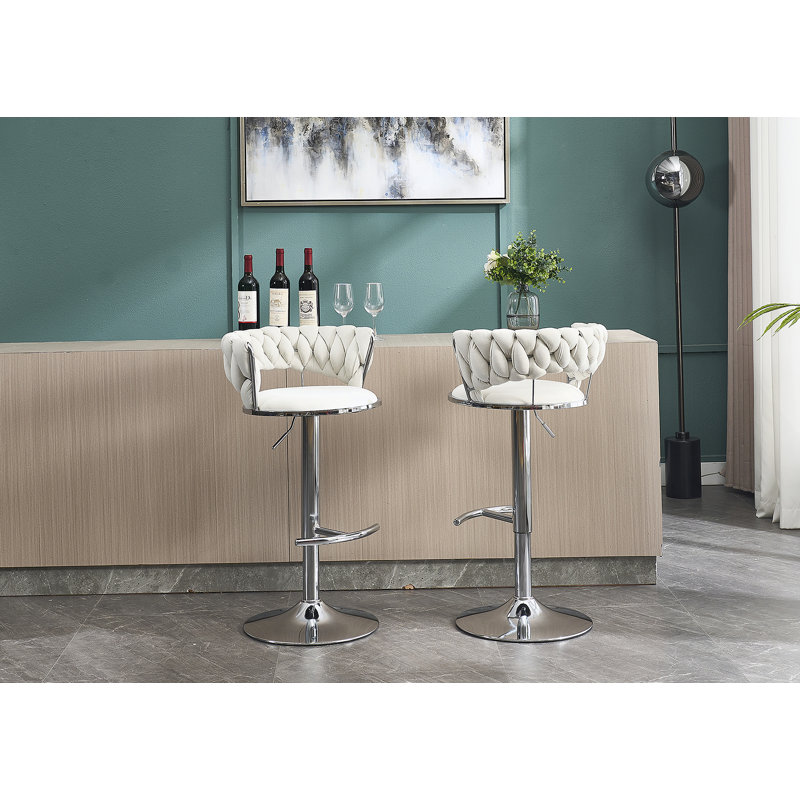 Ensemble de 2 tabourets de bar, avec repose-pieds chromé et base pivotante à hauteur réglable en velours + tabouret de bar simple à pieds chromés - Crème
