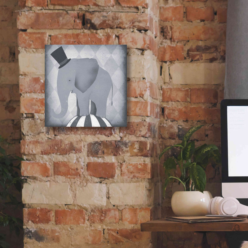 «Circus Elephant Gray» par Ryan Fowler, H 12 po x l 12 po x P 0,75 po