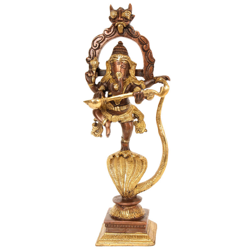 Lord Ganesha dansant sur un serpent à cinq capuchons avec Veena