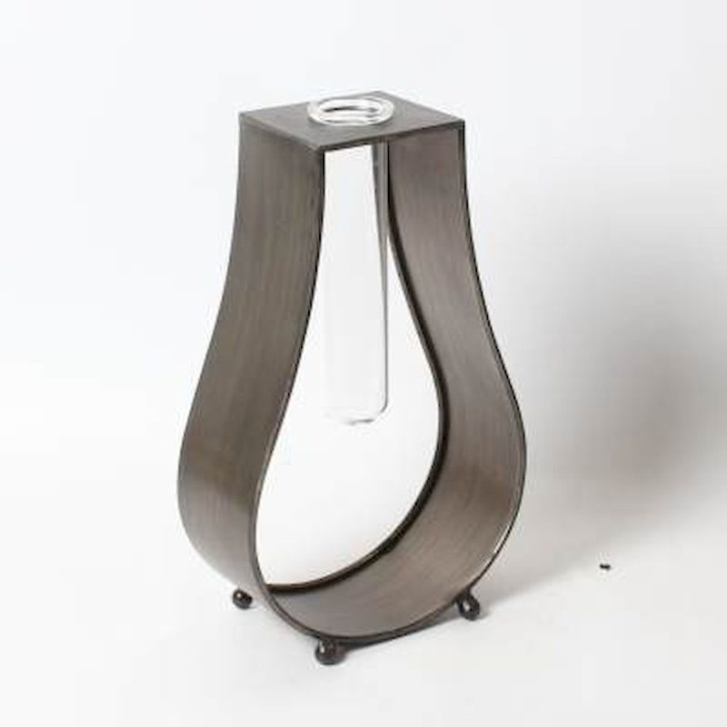 Vase de table en métal brun Danbury, H 13,98 po x l 8,66 po x P 4,33 po