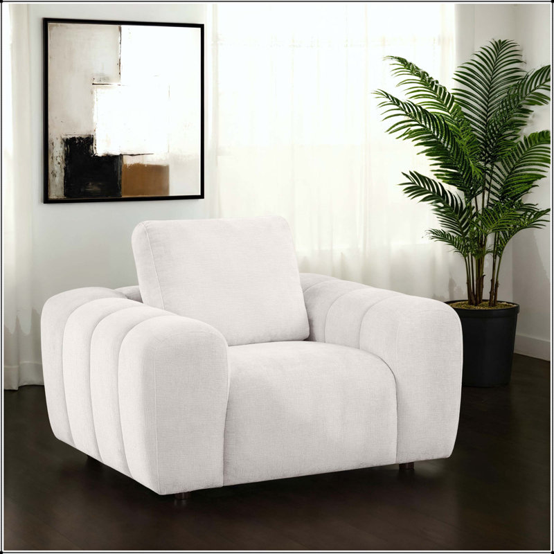 Chaise d'appoint rembourrée avec profil sculptural, capitonnage et accoudoirs surdimensionnés - ivoire, Ivory