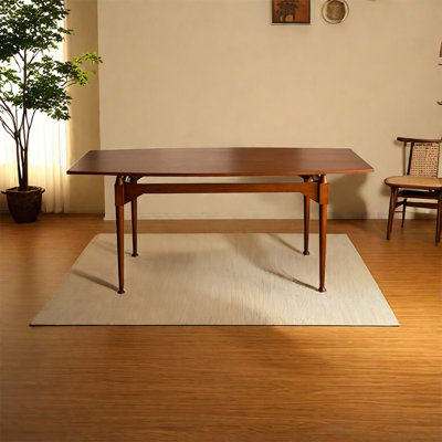 Table de salle à manger rétro vintage pour les repas à domicile