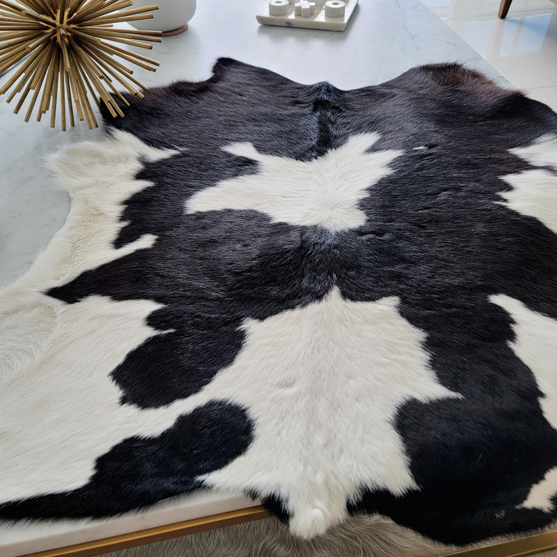 Cuir de veau noir et blanc