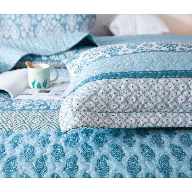 Frost Blue Twin Reversible Microfiber Quilt Set