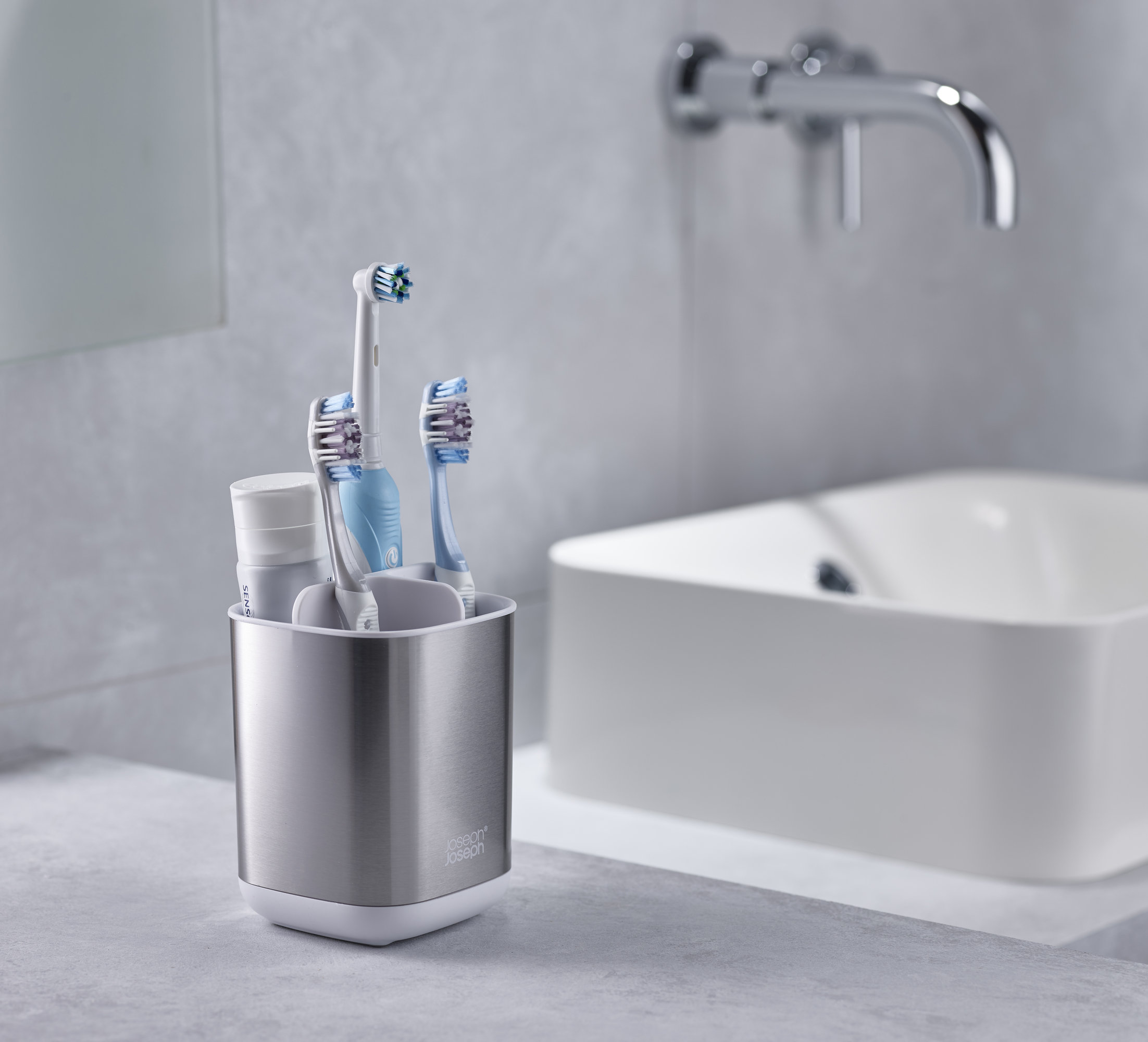 https://assets.wfcdn.com/im/26083155/compr-r85/2572/257213393/easystore-stainless-steel-compact-toothbrush-holder.jpg